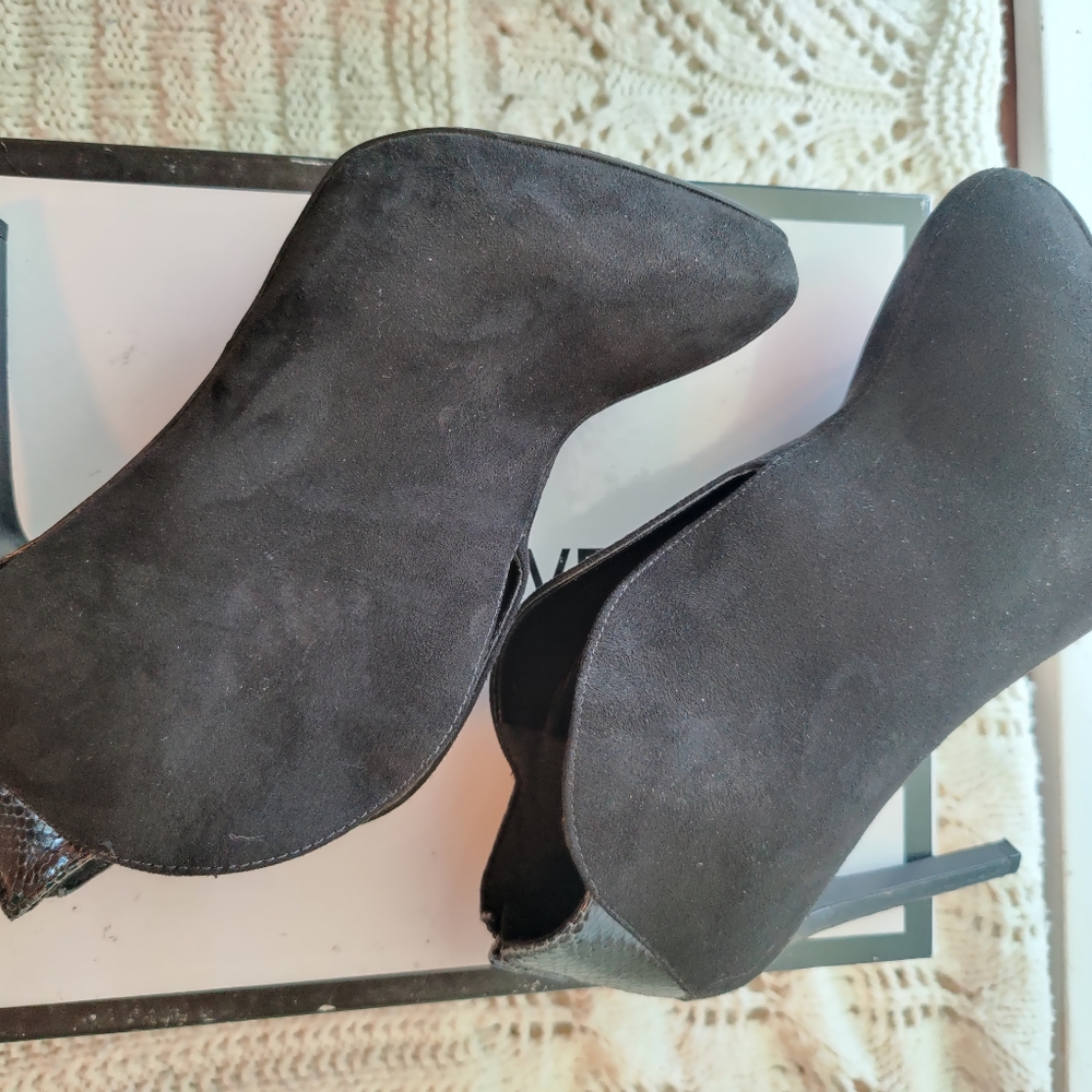 NINE WEST NW7NERRA VEGAN SUEDE STILETTO ANKLE BOOTS WOMEN SIZE 9M - Picture 7 of 11